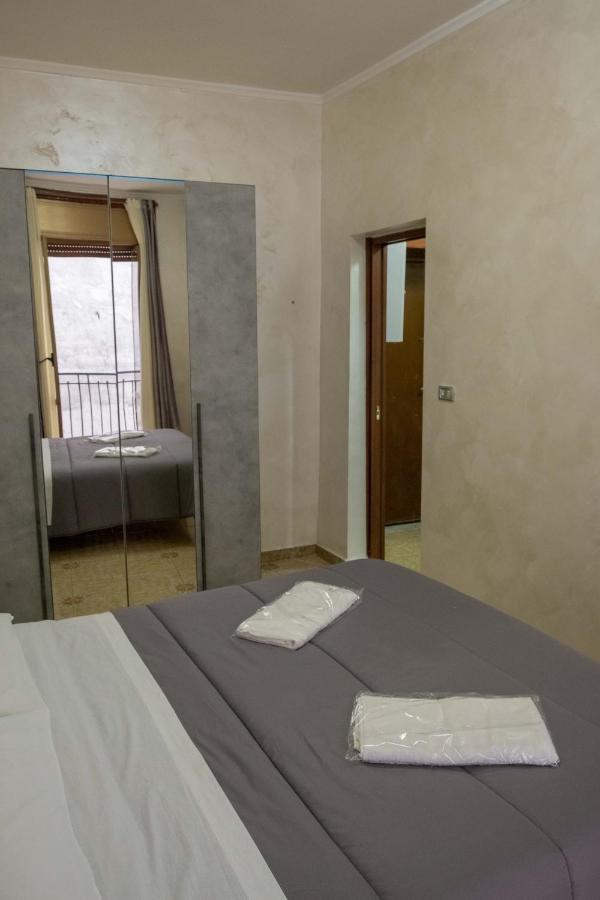 Casa Vacanza Russo Enzo نابولي المظهر الخارجي الصورة