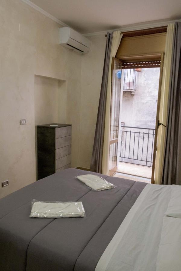 Casa Vacanza Russo Enzo نابولي المظهر الخارجي الصورة