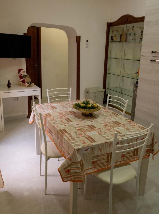 Casa Vacanza Russo Enzo نابولي المظهر الخارجي الصورة